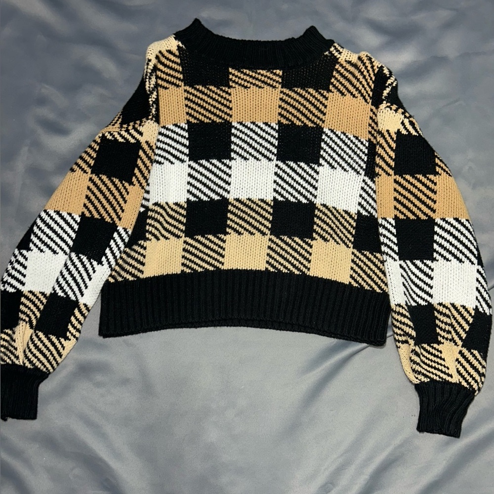 Forever 21 checkered cropped sweater